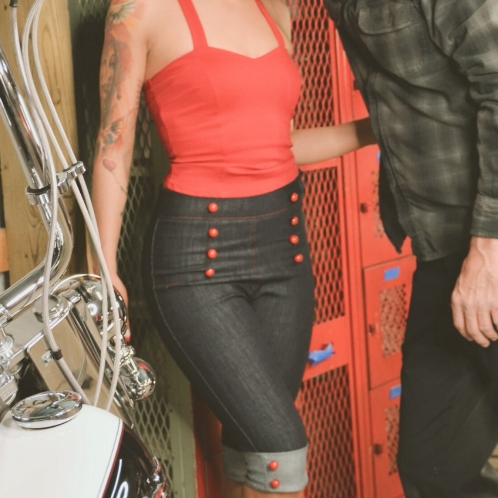 Pinky PinUp, indigo denim, Red Button,  pedal pusher capri. 50s inspired.
